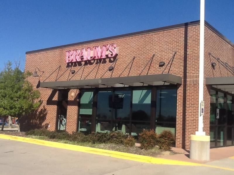 Braums Ice Cream & Burger Restaurant | restaurant | 1100 W Moore Ave, Terrell, TX 75160, USA | 9725512855 OR +1 972-551-2855