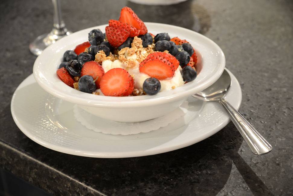 Griddle 24 | restaurant | 334 W Chicago Ave, Chicago, IL 60654, USA | 3129432424 OR +1 312-943-2424