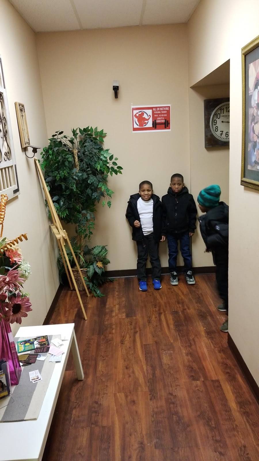 Jean’s Southern Cuisine | restaurant | 807 Wallace Ave, Pittsburgh, PA 15221, USA | 4127232015 OR +1 412-723-2015