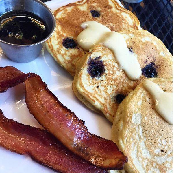 Shebeen Pub & Braai | restaurant | 247 Ridge McIntire Rd, Charlottesville, VA 22903, USA | 4342963185 OR +1 434-296-3185