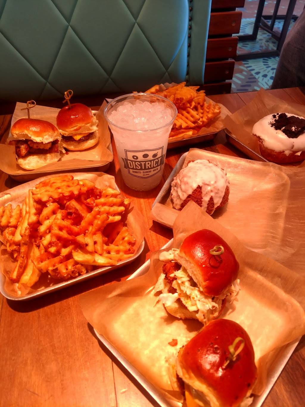 District Donuts Sliders Brew | restaurant | 527 Harrison Ave, New Orleans, LA 70124, USA | 5048271152 OR +1 504-827-1152