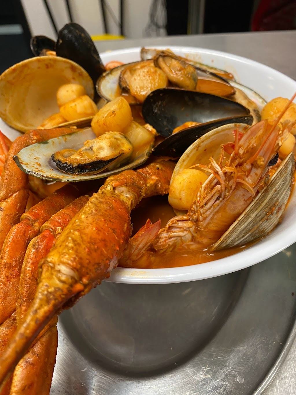 Seafood lovers fried 2 | restaurant | 31 E Main St, Freehold, NJ 07728, USA | 6099330262 OR +1 609-933-0262