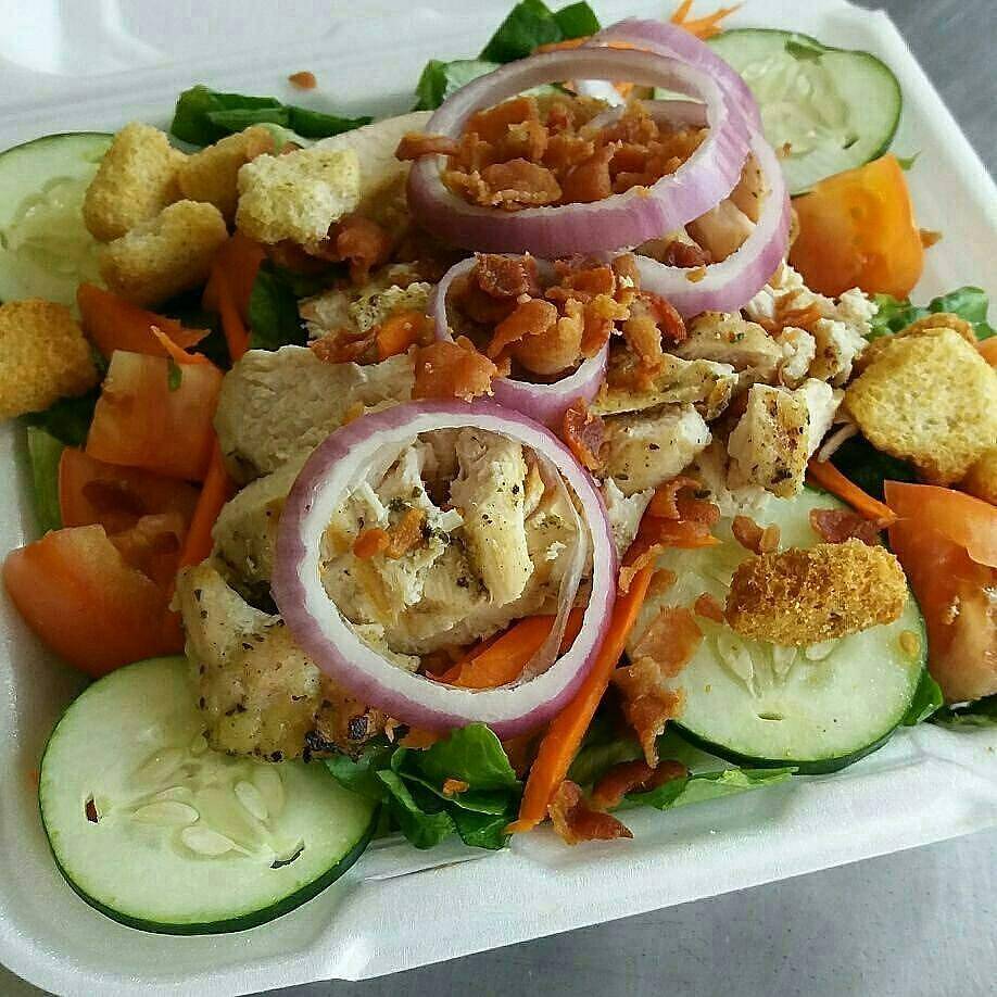 Farm to Fork | restaurant | 647 S Main St, Emporia, VA 23847, USA | 4346328161 OR +1 434-632-8161