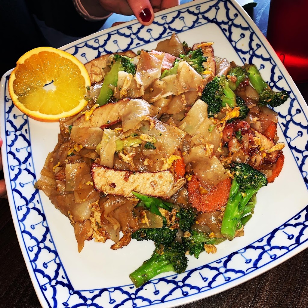 Tom Yum Thai Restaurant | restaurant | 9940 W Happy Valley Rd #1050, Peoria, AZ 85383, USA | 6233996149 OR +1 623-399-6149