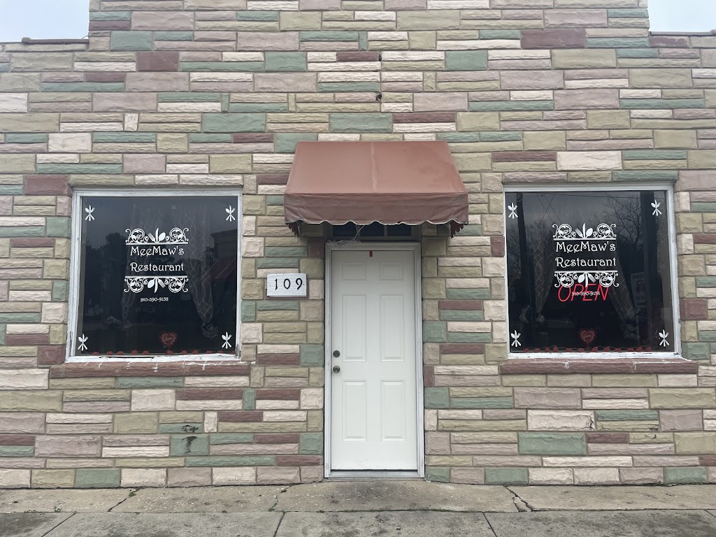 Mee Maw’s Restaurant | restaurant | 109 E Dr M.L.K. Jr Dr, Maxton, NC 28364, USA | 9103909158 OR +1 910-390-9158