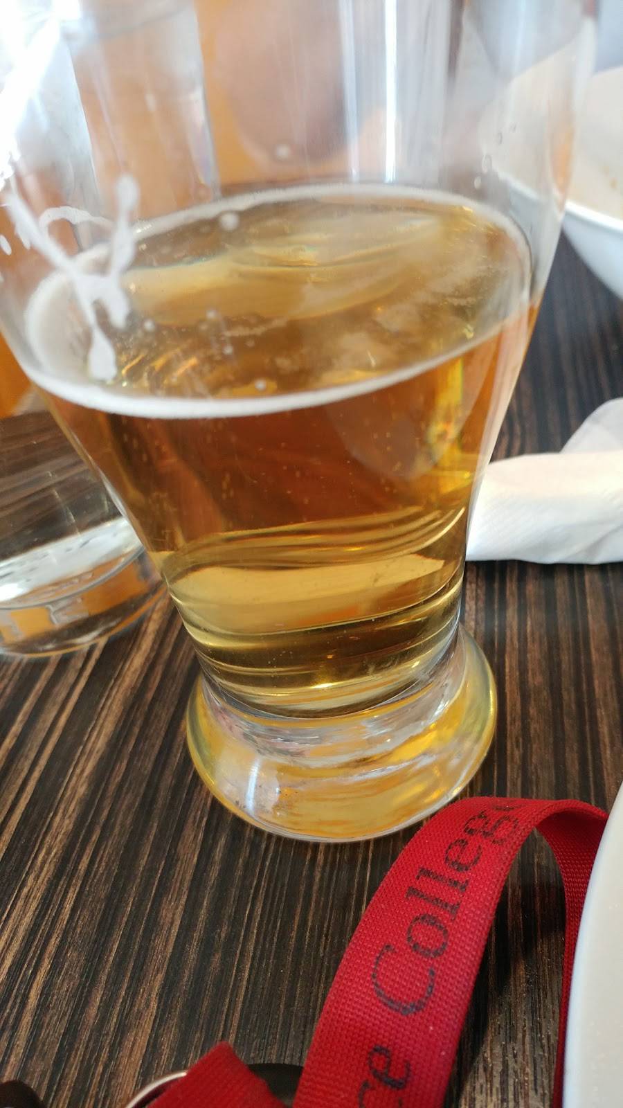 The Golden Damrei | restaurant | 850 Gardiners Rd, Kingston, ON K7M 3X9, Canada | 6136348171 OR +1 613-634-8171