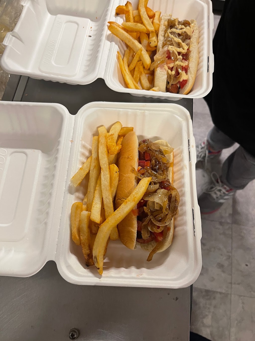 Winner hotdog | restaurant | N Virginia St, Reno, NV 89506, USA | 7752293689 OR +1 775-229-3689