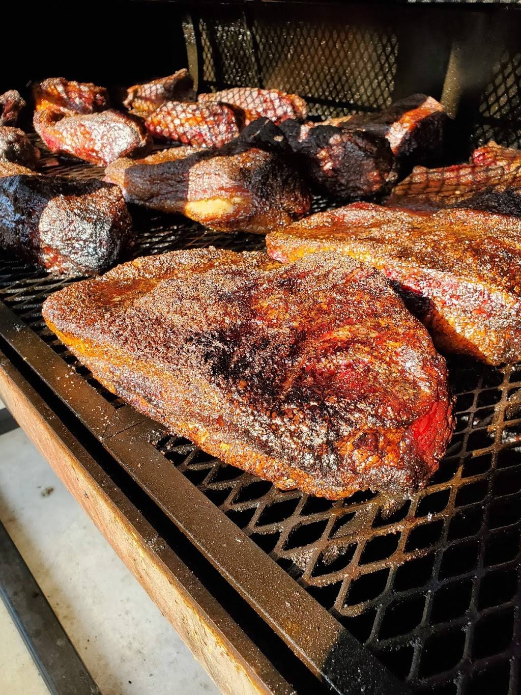 Smoke-A-Holics BBQ | restaurant | 1417 Evans Ave, Fort Worth, TX 76104, USA | 8173865658 OR +1 817-386-5658