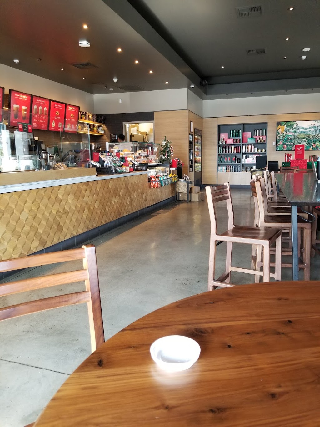 Starbucks | cafe | 19301 Nordhoff St, Northridge, CA 91324, USA | 8187178078 OR +1 818-717-8078