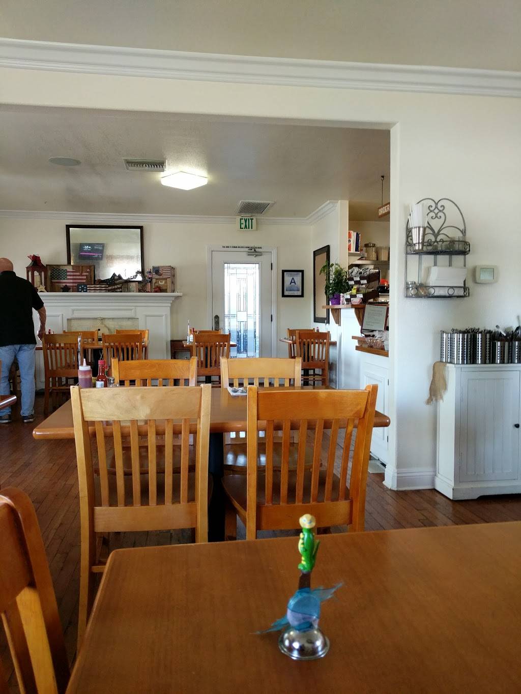 The Avocado House | restaurant | 11618 Central Ave, Chino, CA 91710, USA | 9096279733 OR +1 909-627-9733