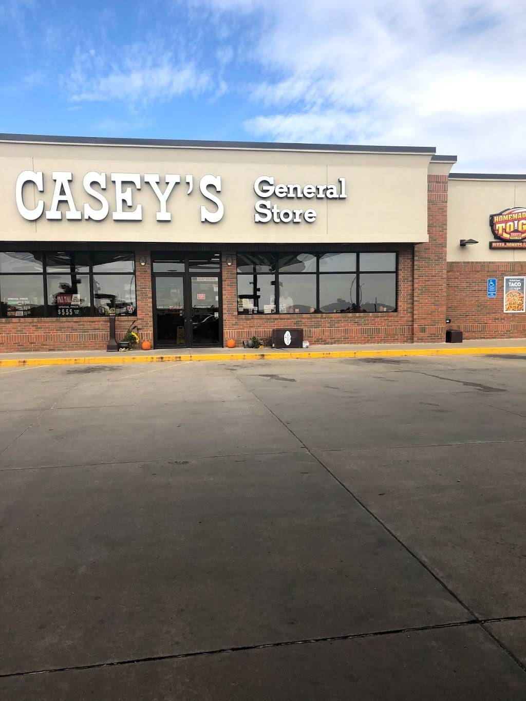 Caseys | restaurant | 206 Short St, Mechanicsville, IA 52306, USA | 5634327777 OR +1 563-432-7777