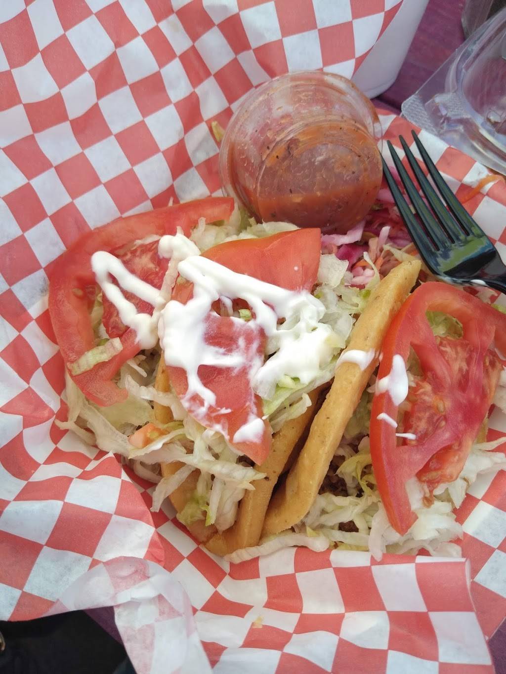 Lalas Gorditas | restaurant | 1600 Roosevelt Ave, San Antonio, TX 78210, USA | 2104657157 OR +1 210-465-7157