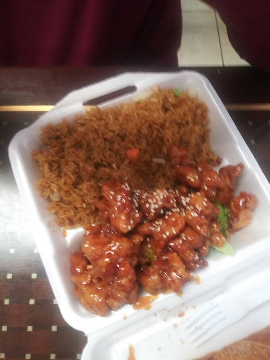 Mr. Chens Kitchen | restaurant | 106 Northwest Dr, Senatobia, MS 38668, USA | 6623018118 OR +1 662-301-8118