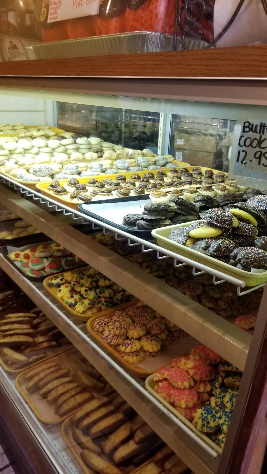 Marias Bakery | bakery | 410 Sheridan Rd, Highwood, IL 60040, USA | 8472660811 OR +1 847-266-0811