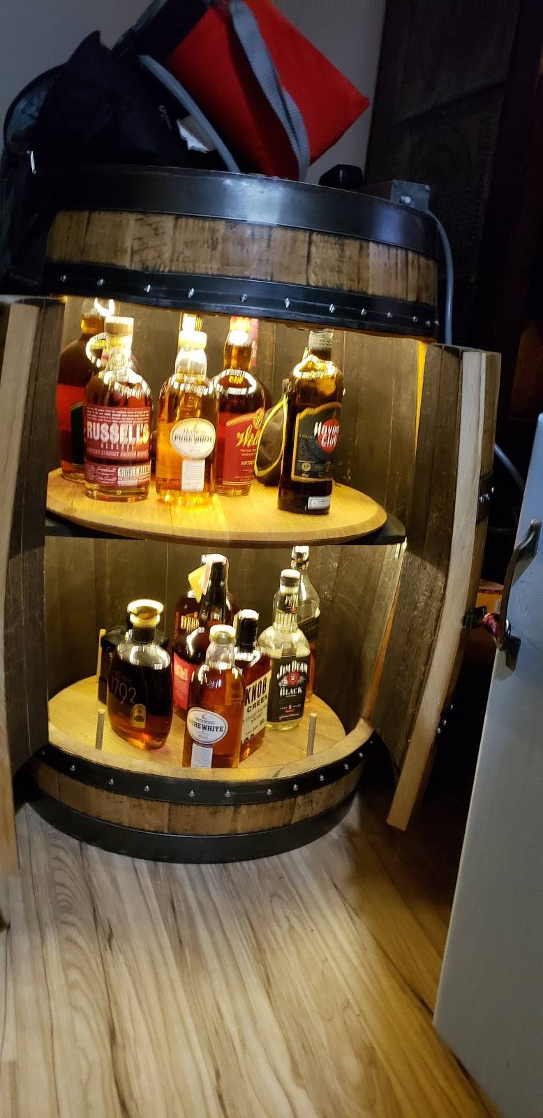 Clarksville Seafood Restaurant | restaurant | 916 Eastern Blvd, Clarksville, IN 47129, USA | 8122838588 OR +1 812-283-8588