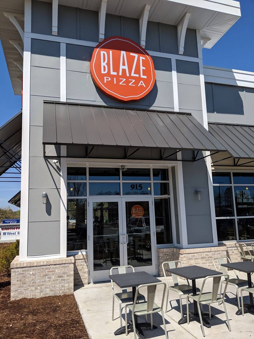 Blaze Pizza | meal takeaway | 915 Military Cutoff Rd, Wilmington, NC 28405, USA | 9105301760 OR +1 910-530-1760