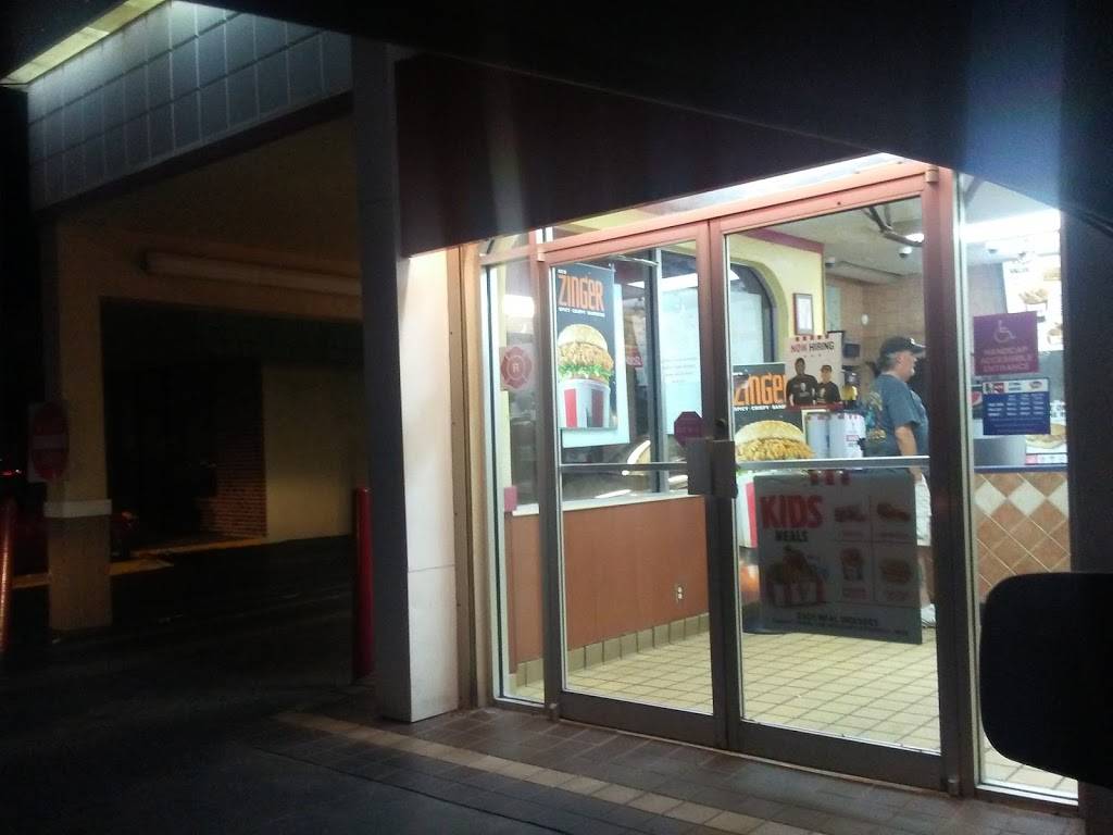 KFC | restaurant | 1226 W Lantana Rd, Lantana, FL 33462, USA | 5615829881 OR +1 561-582-9881