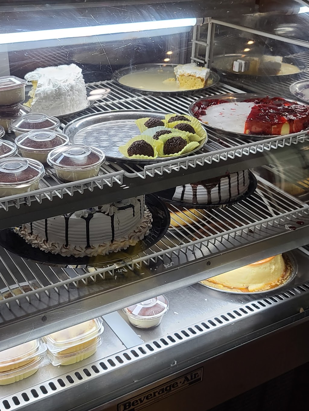 Oliveiras Restaurant E Boston | restaurant | 297 Chelsea St, Boston, MA 02128, USA | 6175617277 OR +1 617-561-7277