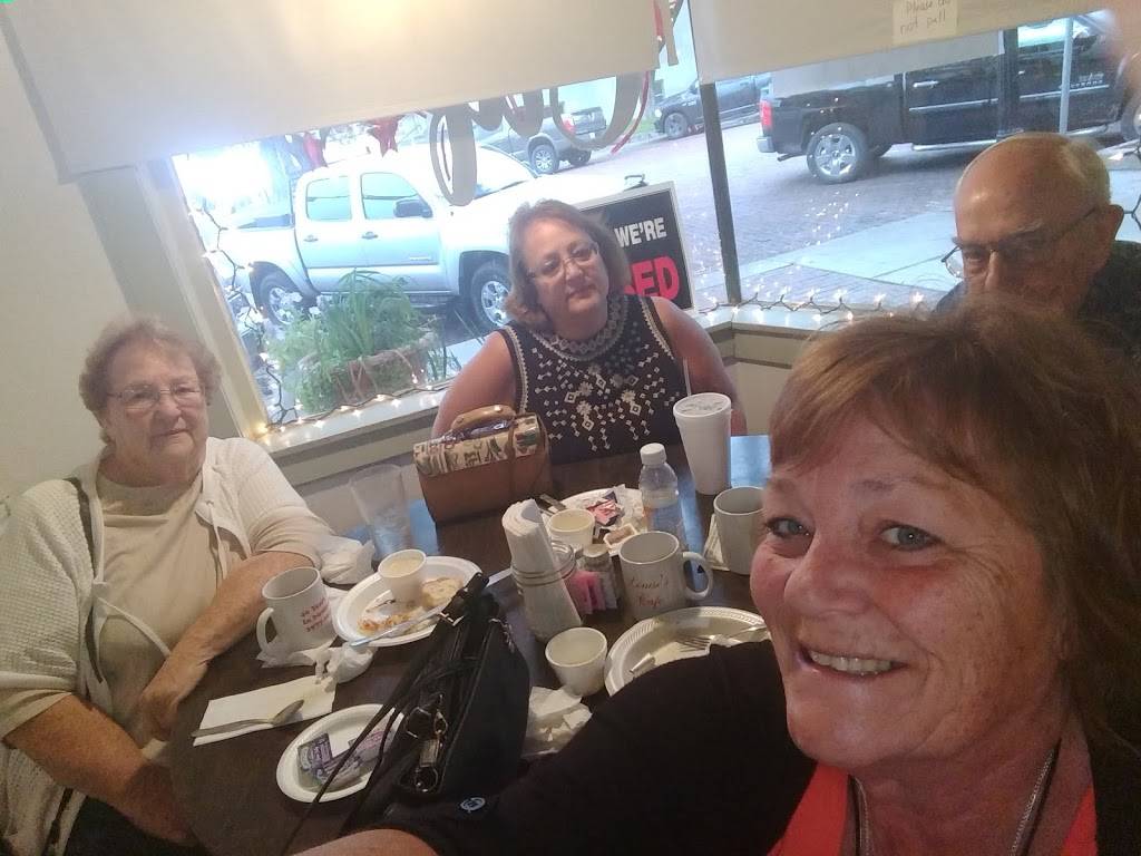 Louises Cafe | restaurant | 103 S Lamar St, Eastland, TX 76448, USA | 2546292949 OR +1 254-629-2949