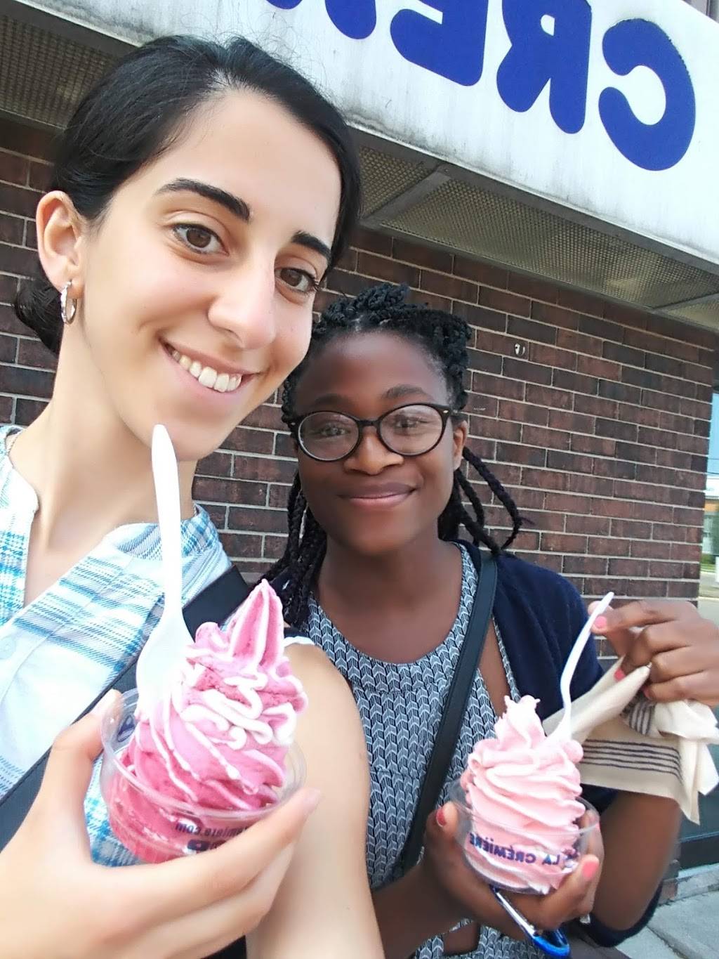 La Crémière | restaurant | 460 Boulevard Gréber, Gatineau, QC J8T 6C7, Canada | 8195688644 OR +1 819-568-8644