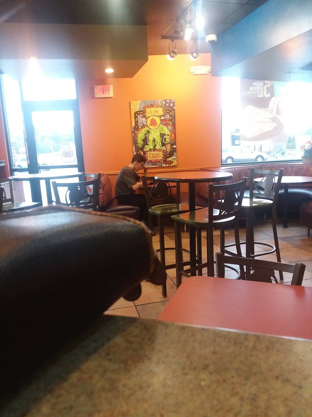 Taco Bell | meal takeaway | 1092 W Fulton St, Waupaca, WI 54981, USA | 7159420546 OR +1 715-942-0546