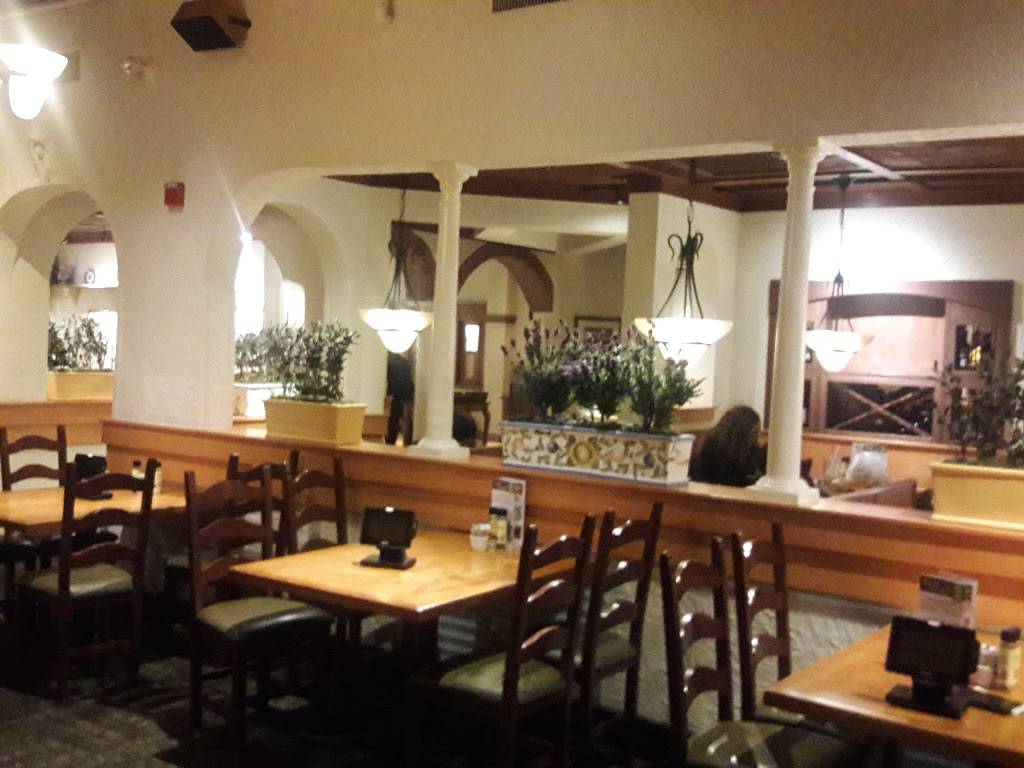 Olive Garden Italian Restaurant | meal takeaway | 1051 W Rancho Vista Blvd, Palmdale, CA 93551, USA | 6612667927 OR +1 661-266-7927