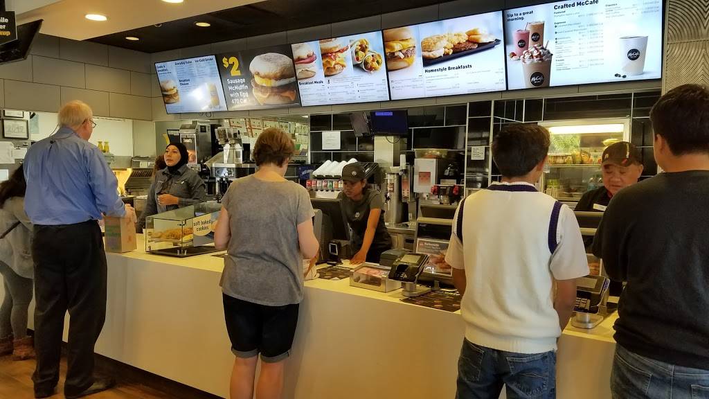 McDonalds | cafe | 13003 Lee Jackson Memorial Hwy, Fairfax, VA 22033, USA | 7033784631 OR +1 703-378-4631