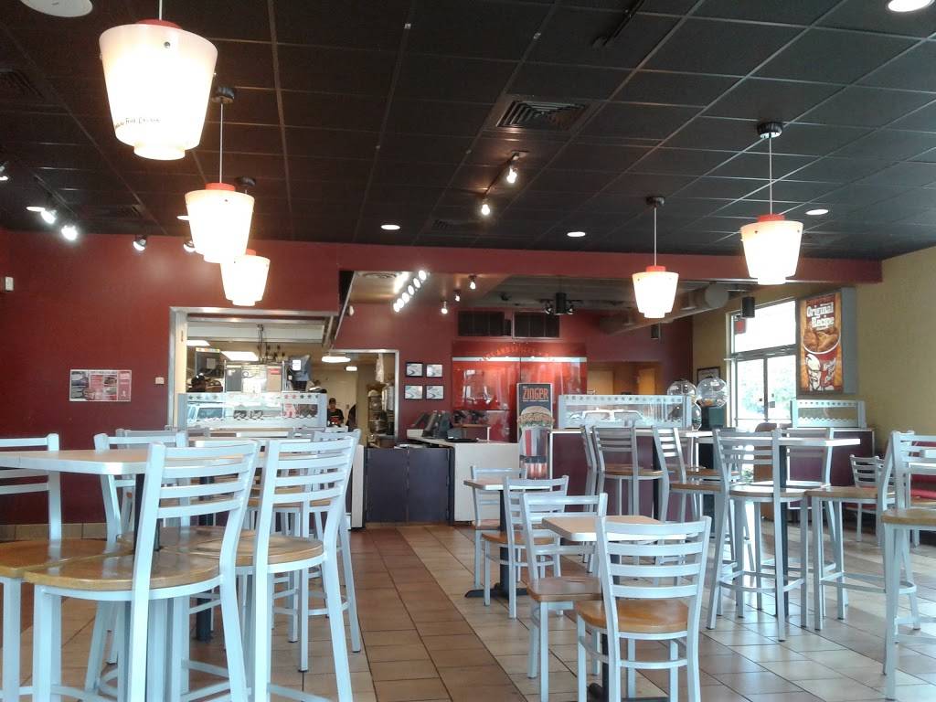 KFC | restaurant | 409 S State Rd 19, Palatka, FL 32177, USA | 3863282762 OR +1 386-328-2762