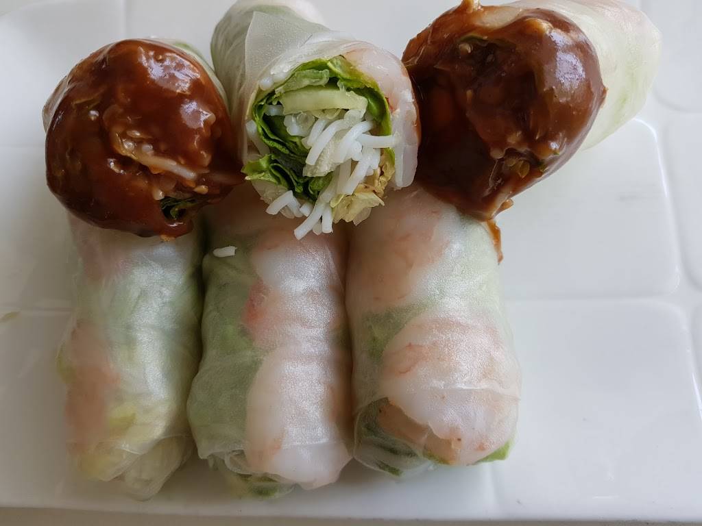 Flamin Phó & Sushi Bar | restaurant | 550 Cedar St Ste 103, San Diego, CA 92101, USA | 6192351665 OR +1 619-235-1665