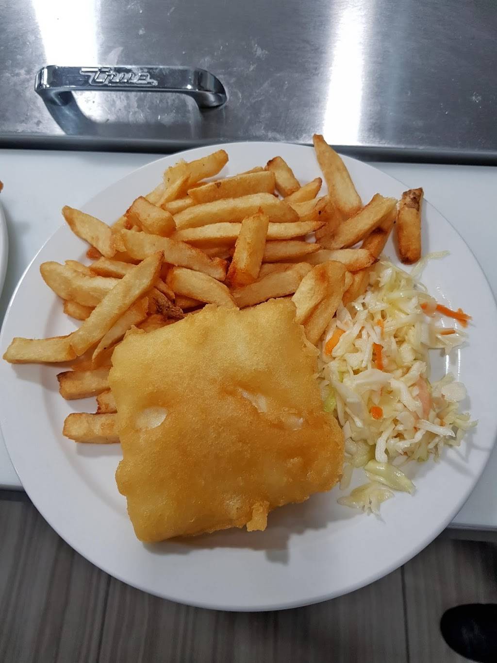 Halibut House Fish and Chips Inc. | restaurant | 4410 Kingston Rd, Scarborough, ON M1E 2N5, Canada | 6473589977 OR +1 647-358-9977