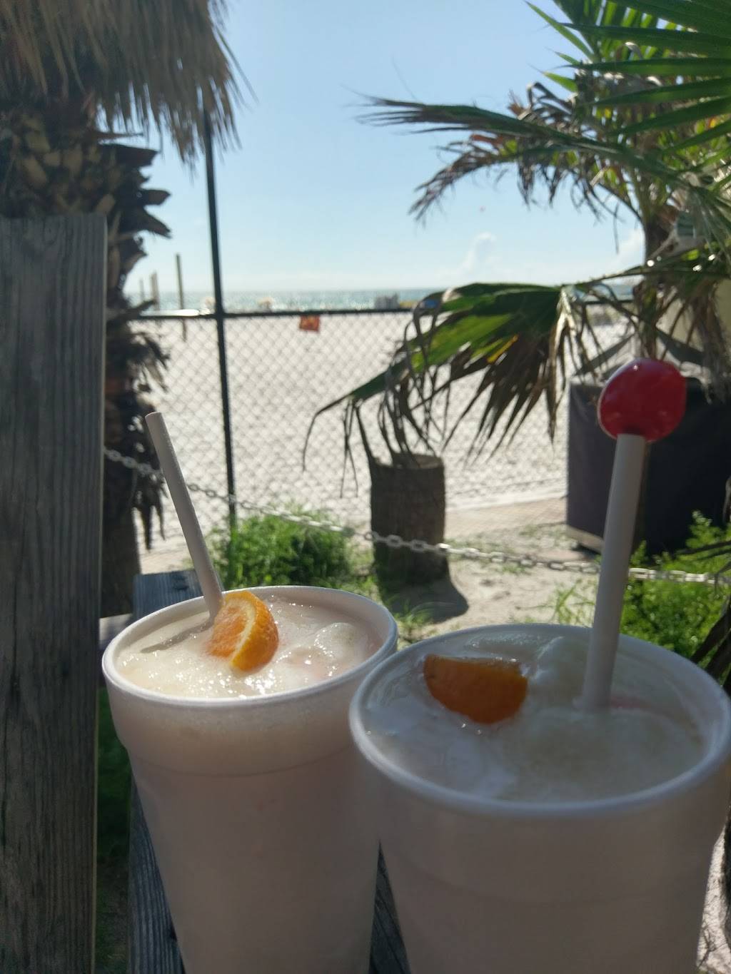 Undertow Beach Bar | restaurant | 3850 Gulf Blvd, St. Petersburg, FL 33706, USA | 7273689000 OR +1 727-368-9000