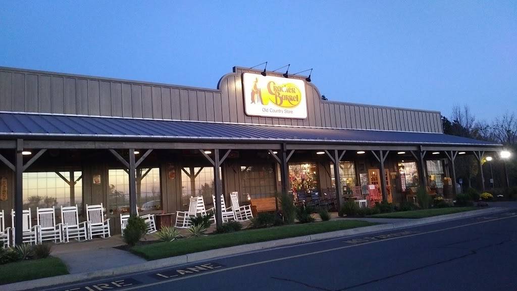 Cracker Barrel Old Country Store | restaurant | 122 Troy Rd, East Greenbush, NY 12061, USA | 5184793646 OR +1 518-479-3646