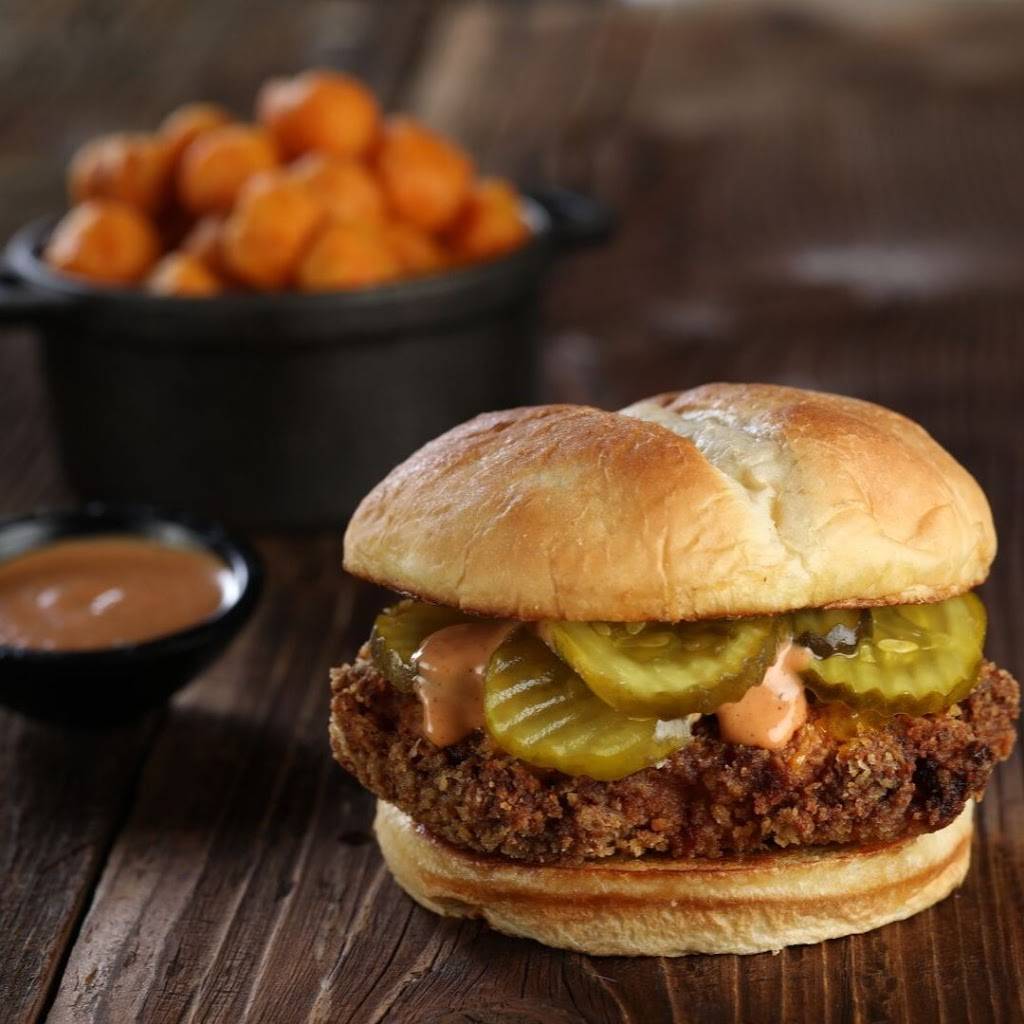 Mother Clucker | restaurant | 3415 S Monaco Pkwy, Denver, CO 80222, USA | 3035025311 OR +1 303-502-5311