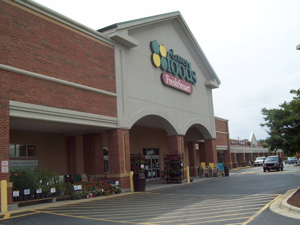Lowes Foods of Mebane | bakery | 1020 Mebane Oaks Rd, Mebane, NC 27302, USA | 9195630503 OR +1 919-563-0503