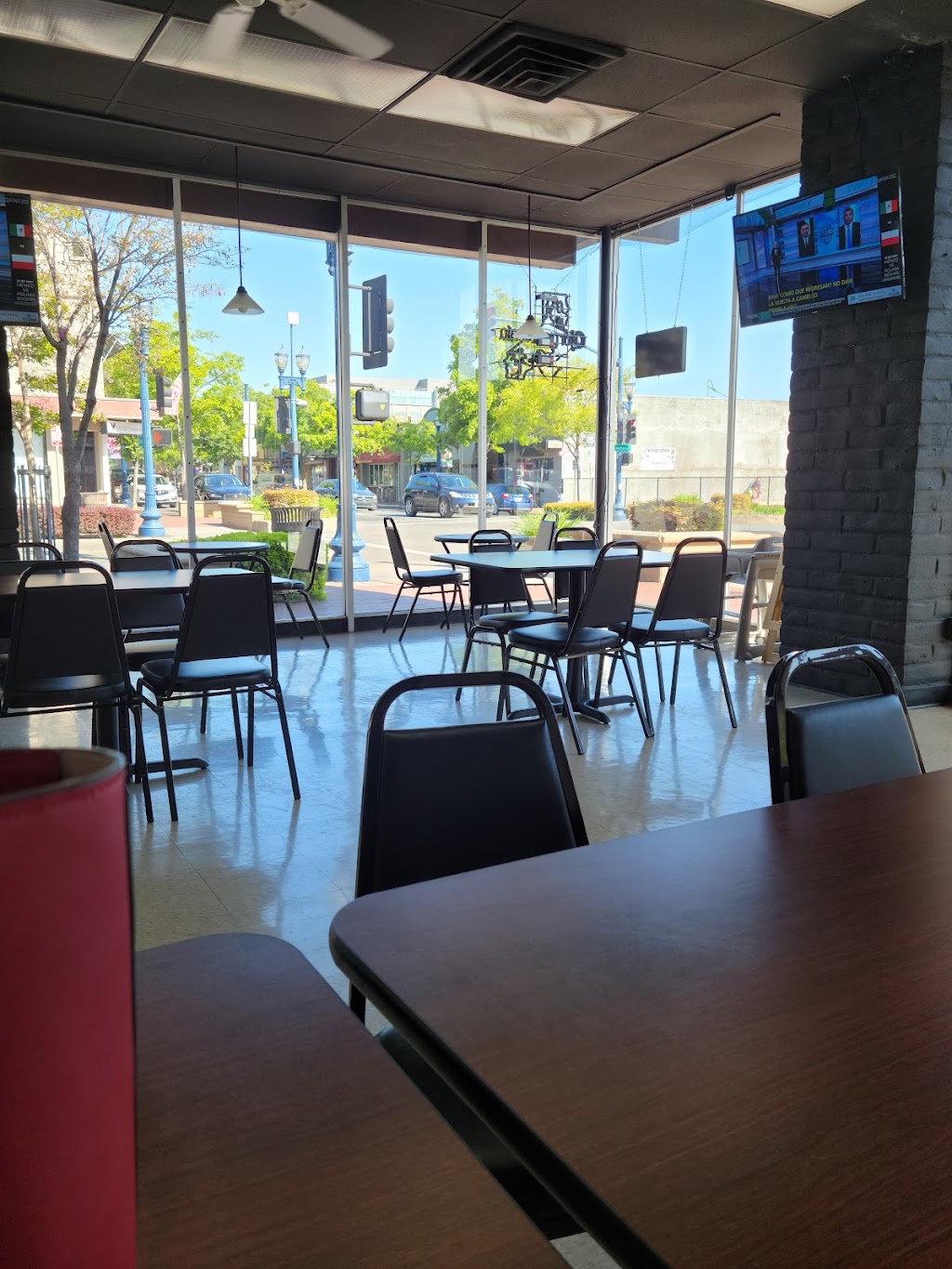 El Caracol Mexican Restaurant - Fairfield | restaurant | 900 Texas St, Fairfield, CA 94533, USA | 7076732606 OR +1 707-673-2606