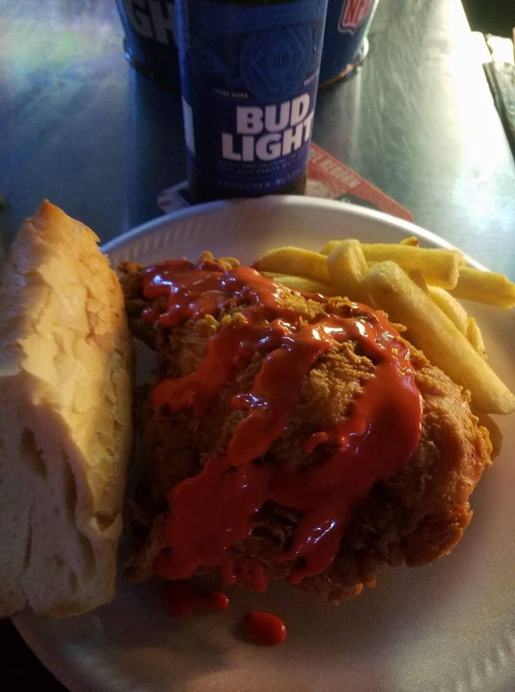 Small World Inn Inc | restaurant | 3325 E 106th St, Chicago, IL 60617, USA | 7739338663 OR +1 773-933-8663