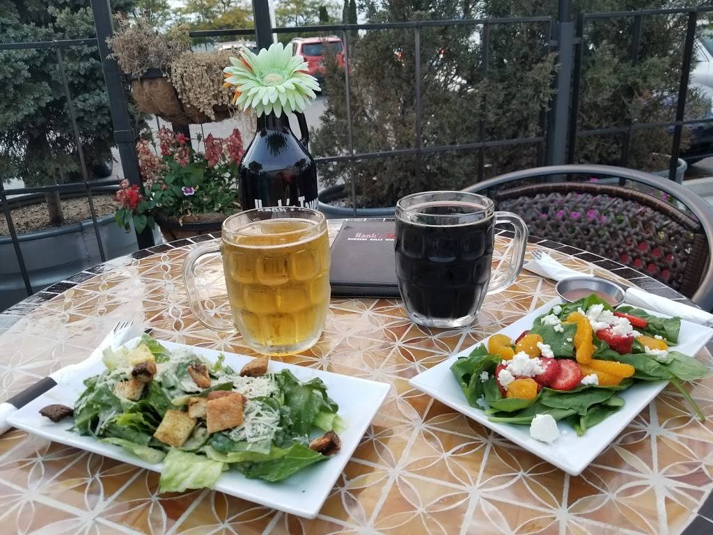 Hanks Tavern | restaurant | 2536 Henry St, Muskegon, MI 49441, USA | 2317606440 OR +1 231-760-6440