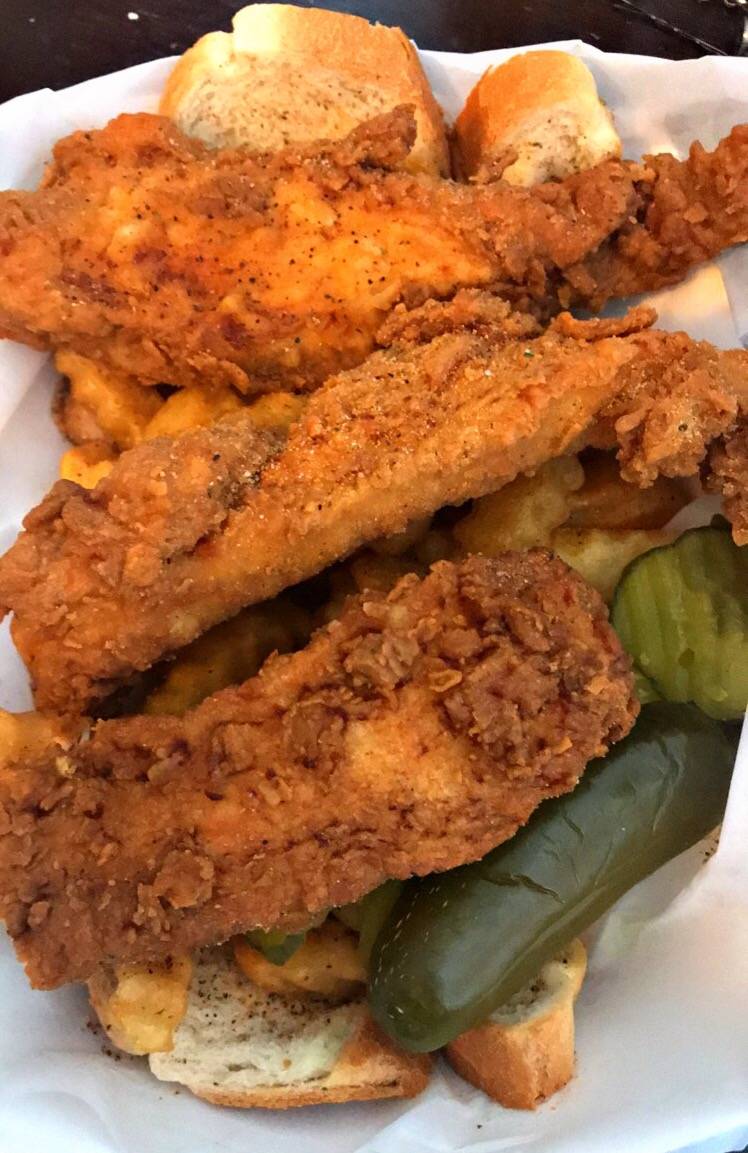 Daddy Macs Chicken | restaurant | 1050 N Westmoreland Rd, Dallas, TX 75211, USA | 4698281999 OR +1 469-828-1999