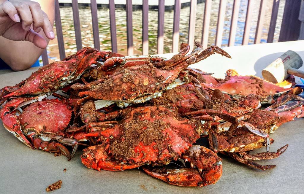 Captain James Crabhouse | restaurant | 2121 Aliceanna St, Baltimore, MD 21231, USA | 4106751819 OR +1 410-675-1819
