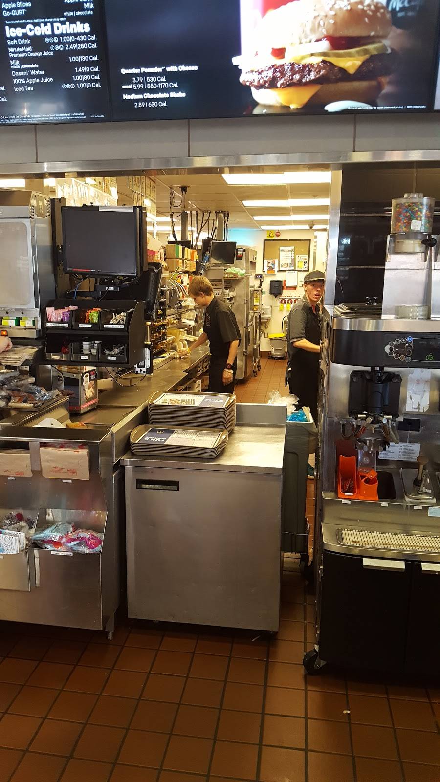 McDonalds | cafe | 312 Hurricane Creek Rd, Hurricane, WV 25526, USA | 3045625977 OR +1 304-562-5977