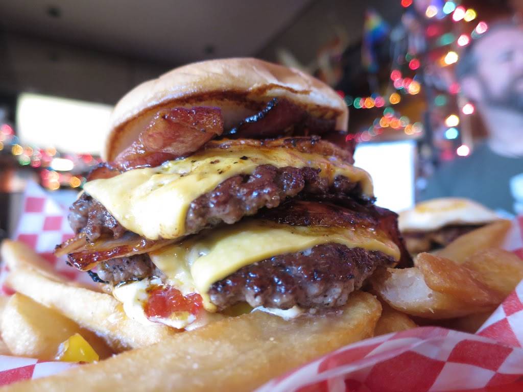 Harrys Charbroiled Dining Lounge | restaurant | 160 Springhurst Ave, Toronto, ON M6K 1C2, Canada | 4165322908 OR +1 416-532-2908