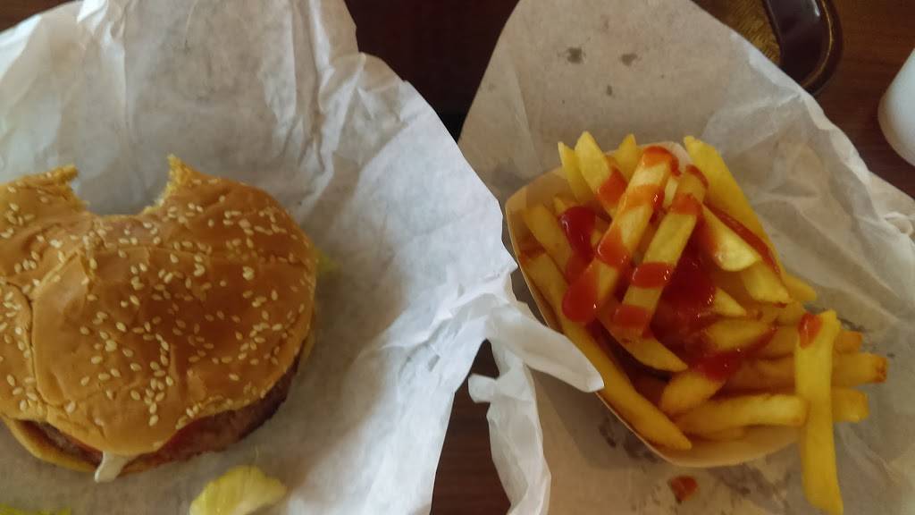 Hill-Berts Burgers Too | restaurant | 5340 Cameron Rd, Austin, TX 78723, USA | 5123713717 OR +1 512-371-3717