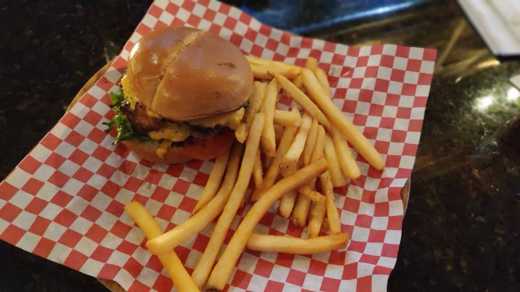 Uncle Bucks Fish Bowl and Grill | restaurant | 1000 Bass Pro Shops Dr, East Peoria, IL 61611, USA | 3094273300 OR +1 309-427-3300