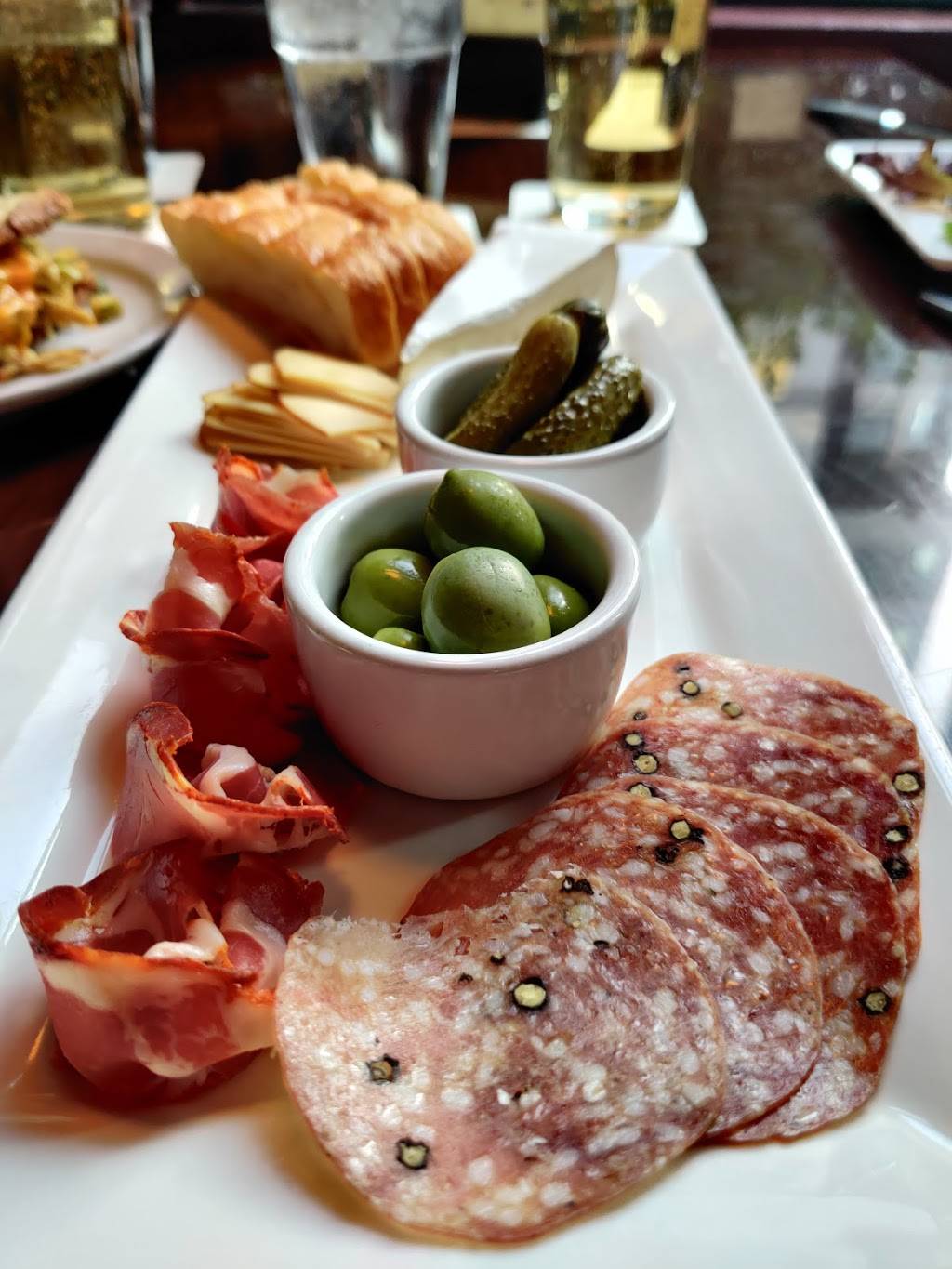 Corner Spot | restaurant | 1556 NW 56th St, Seattle, WA 98107, USA | 2064329528 OR +1 206-432-9528