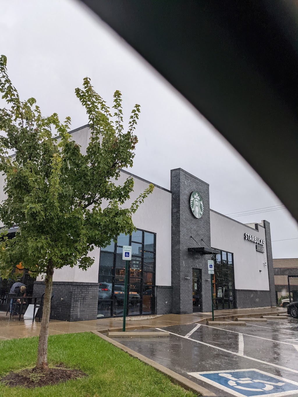 Starbucks | cafe | 2200 Charlotte Ave, Nashville, TN 37203, USA | 6158541262 OR +1 615-854-1262