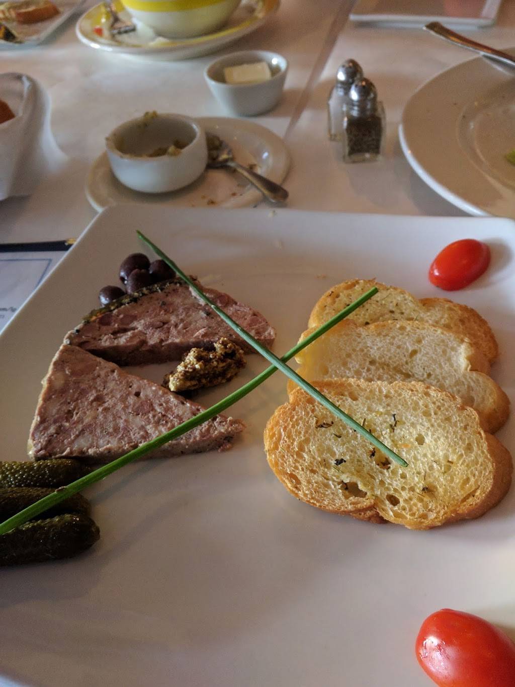 Pescadou Bistro | restaurant | 3325 Newport Blvd, Newport Beach, CA 92663, USA | 9496756990 OR +1 949-675-6990