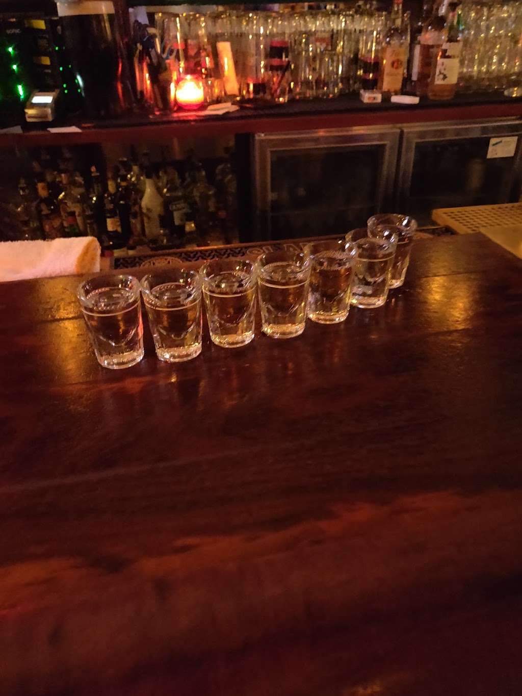 Maggie McGarrys | restaurant | 1353 Grant Ave, San Francisco, CA 94133, USA | 4153999020 OR +1 415-399-9020