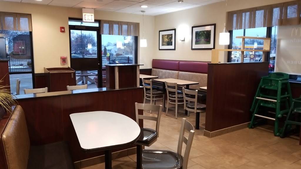 McDonalds | cafe | 5707 St Charles Rd, Berkeley, IL 60163, USA | 7085449706 OR +1 708-544-9706