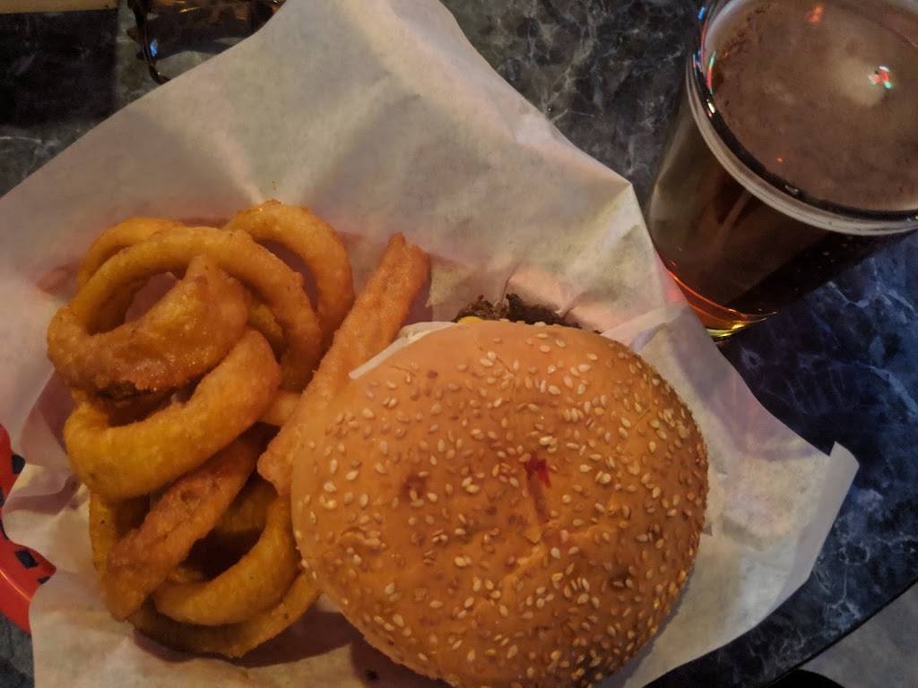 Sneakers Bar & Grill | restaurant | 13870 Stead Blvd A, Reno, NV 89506, USA | 7759725529 OR +1 775-972-5529