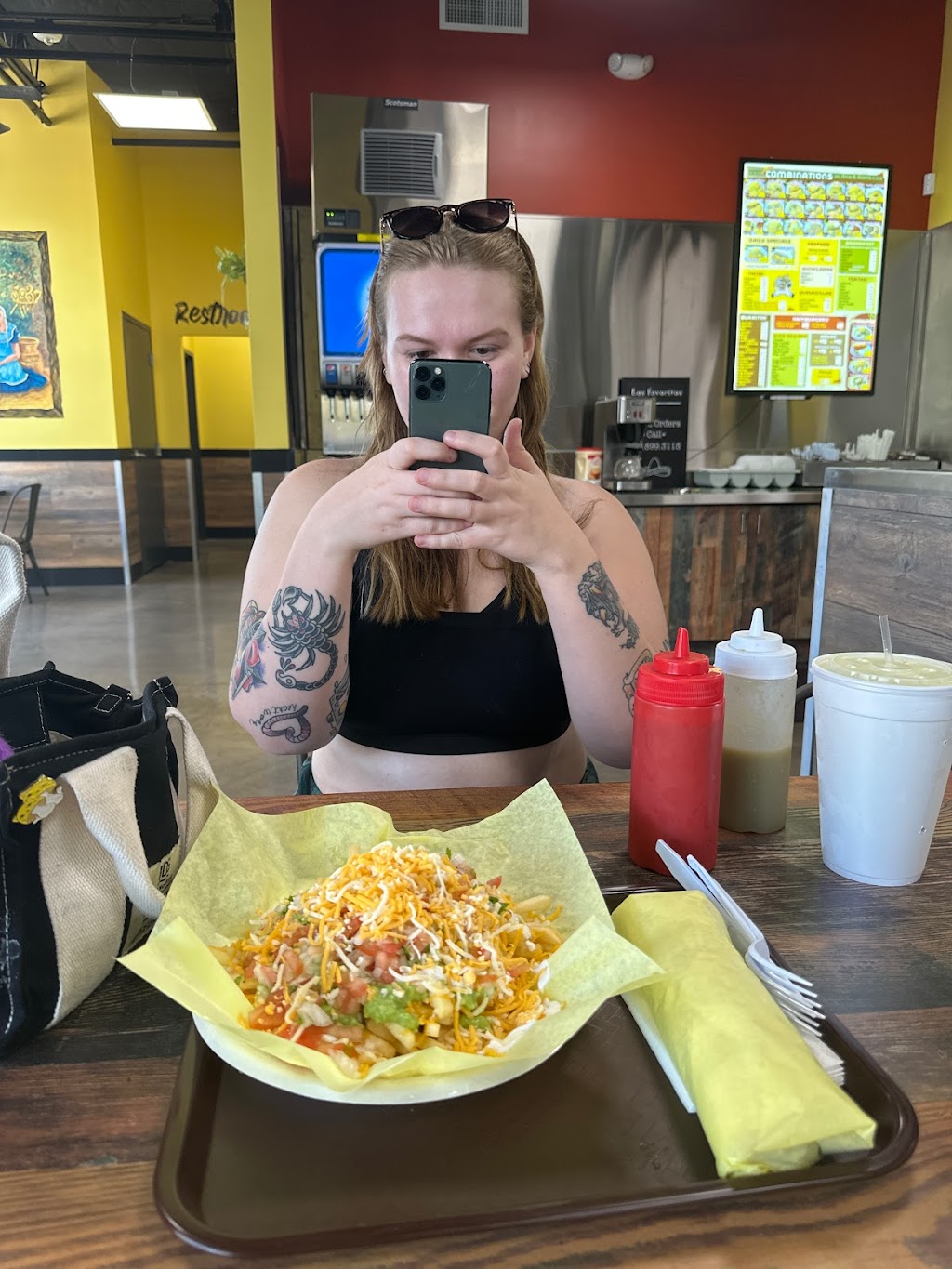 Los Favoritos Taco Shop | restaurant | 2649 S Market St #101, Gilbert, AZ 85295, USA | 4808993115 OR +1 480-899-3115